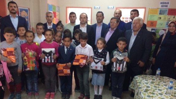 Atatürk İlkokulu Öğrencileri Ödüllendirildi