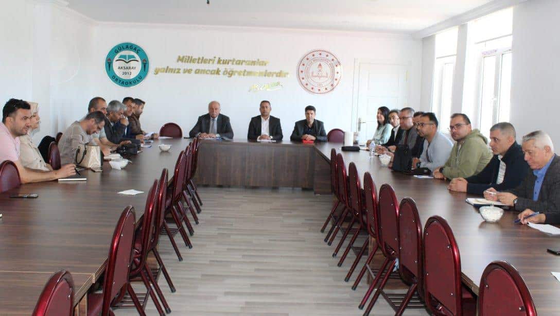 İlçe Millî Eğitim Müdürümüz Sayın Mustafa SONGÜR Başkanlığında, Okul/Kurum Müdürleri Toplantısı Gerçekleştirildi.