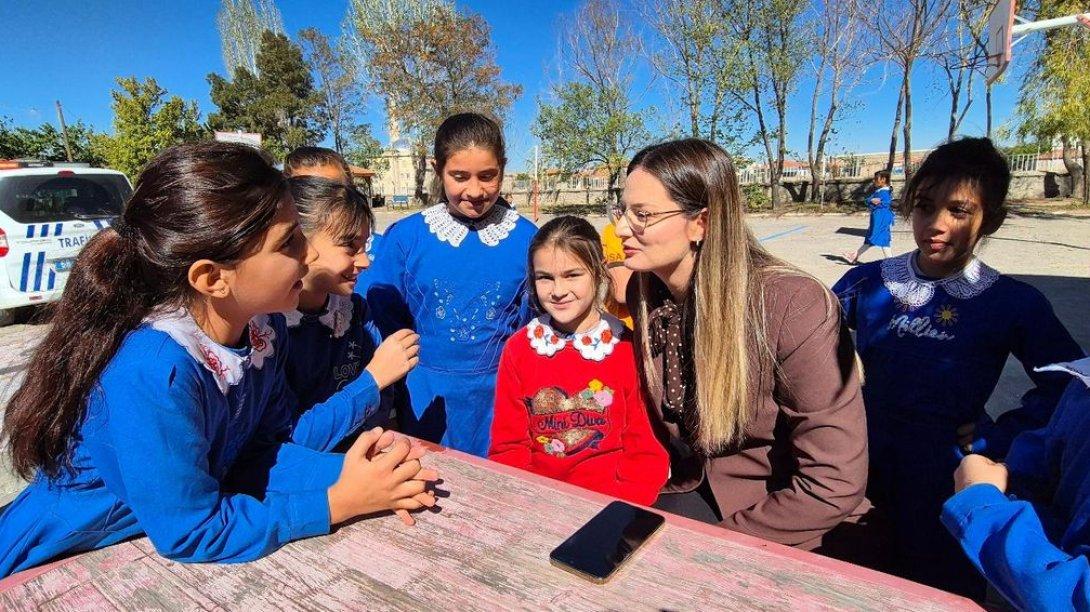 Kaymakamımız Sayın Şeyma POLAT BALAK ve İlçe Milli Eğitim Müdürümüz Sayın Mustafa SONGÜR ile İlçemizde Bulunan Okulları Ziyaret Ettiler